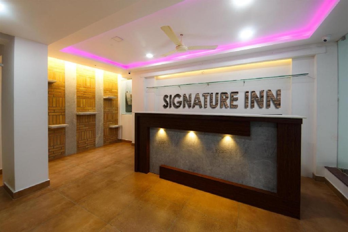  Hotel Signature Inn