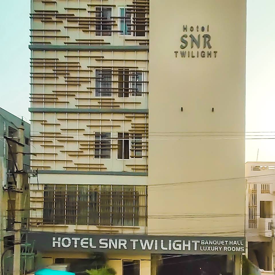 Hotel SNR Twilight
