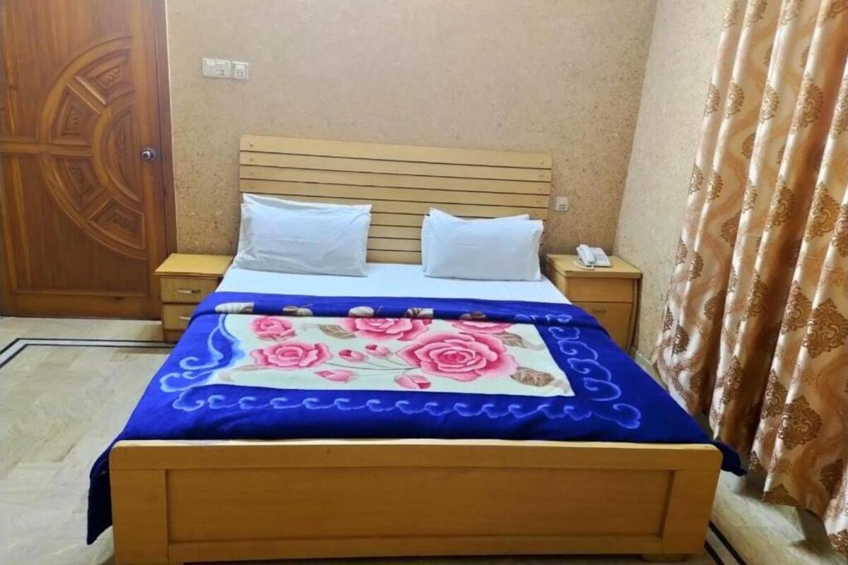  Karachi Motel Guest House