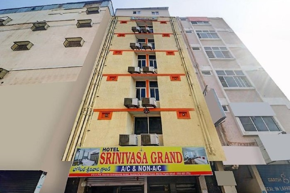  Hotel Srinivasa Grand